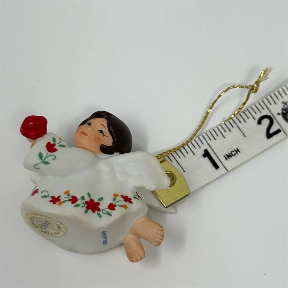 Avon Vintage Angel Ornament 1983 White Porcelain Ceramic Cherub Flower Garland